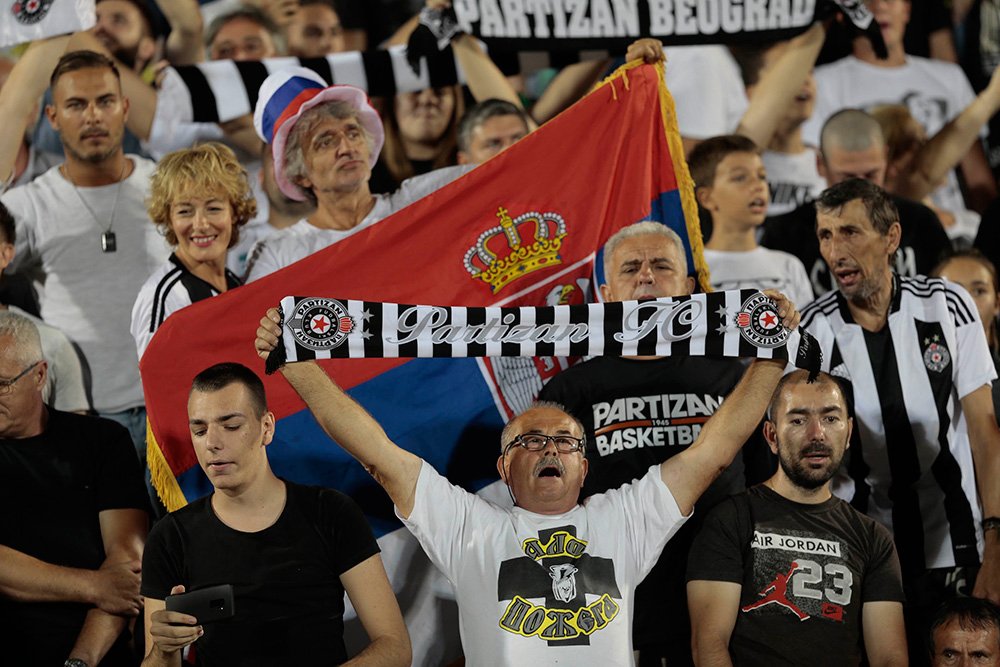 Sırplar Beşiktaş maçında ırkçı tezahürat yaptı