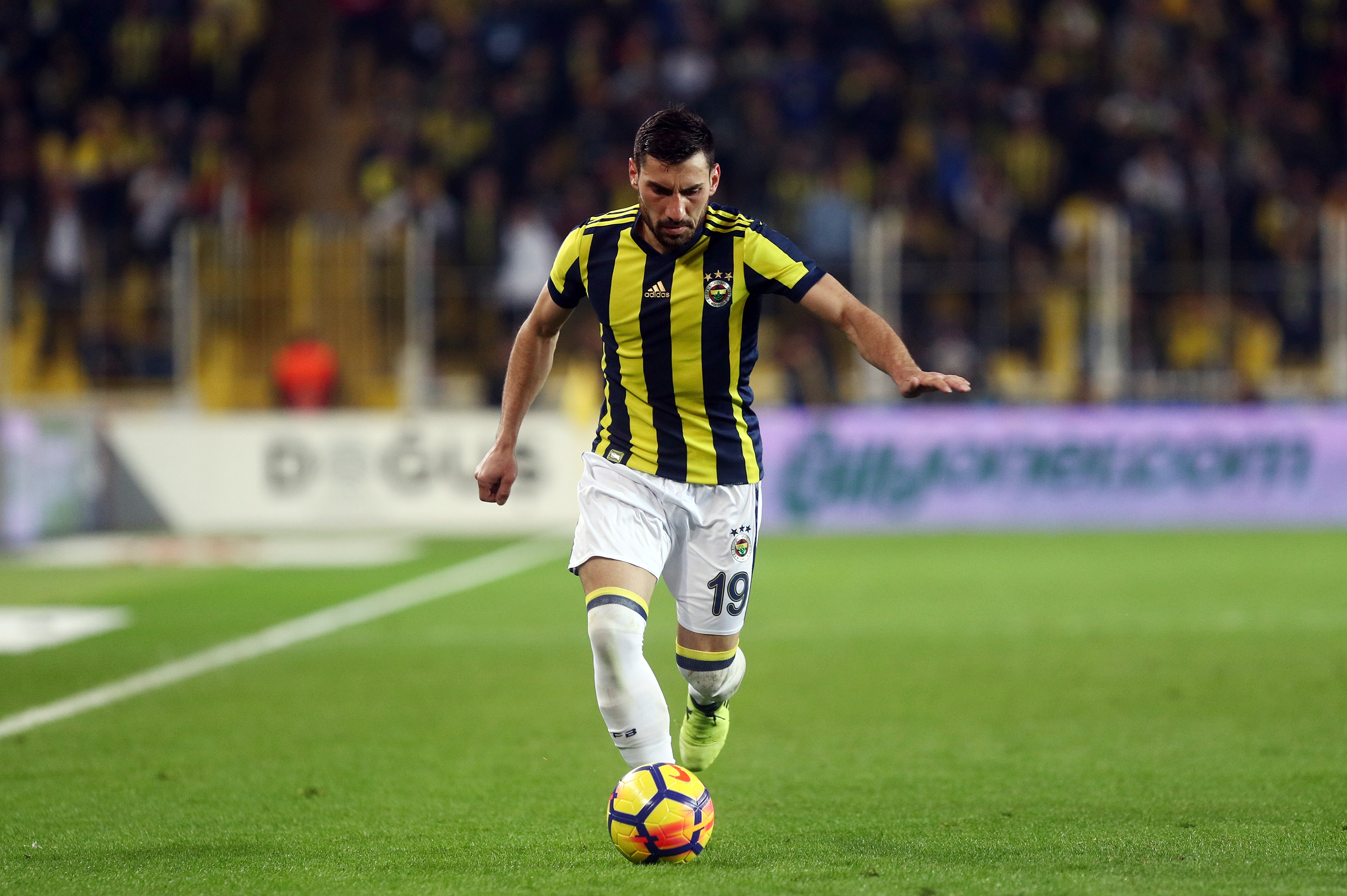 Şener, Galatasaray'a imza atıyor