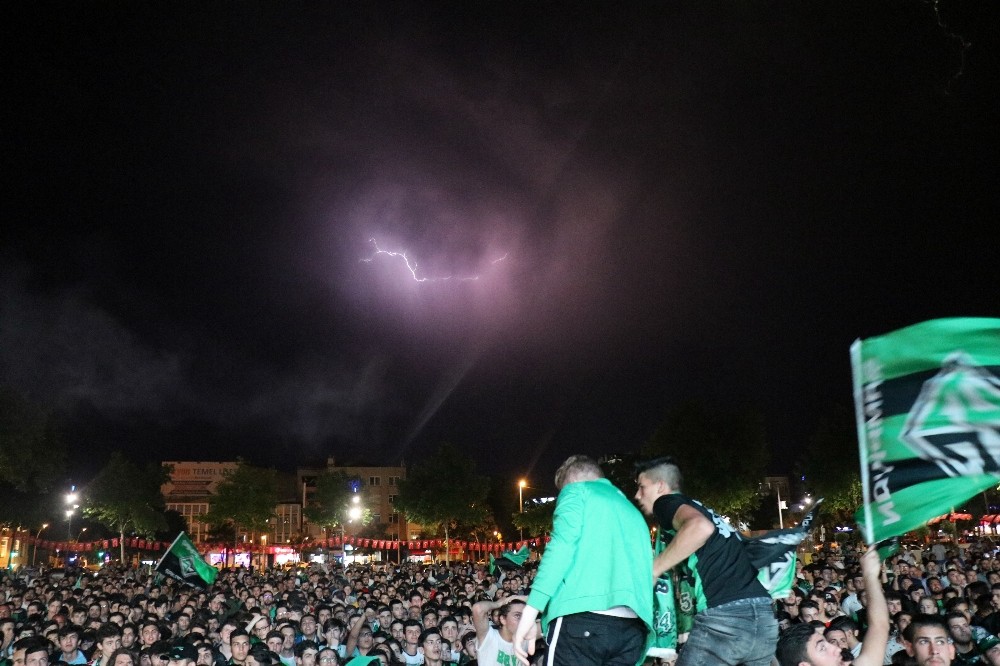 i Sakarya'da final coşkusu