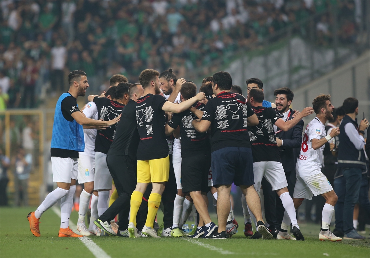Fatih Karagümrük Spor Toto 1. Lig'e yükseldi