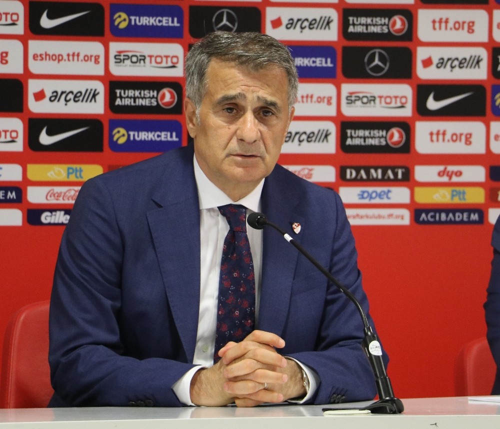 i Şenol Güneş: Oyuncularım olumlu ama yeterli değil