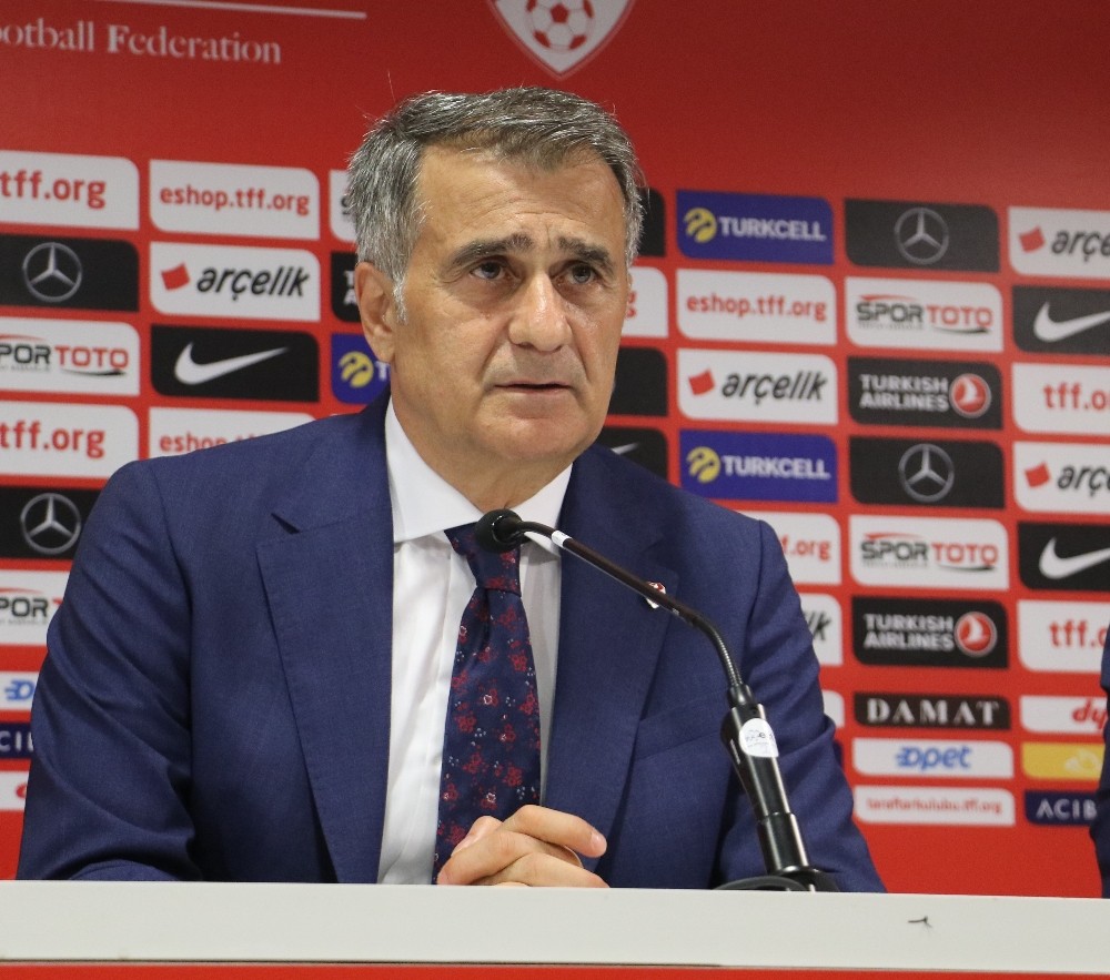 i Şenol Güneş: Oyuncularım olumlu ama yeterli değil