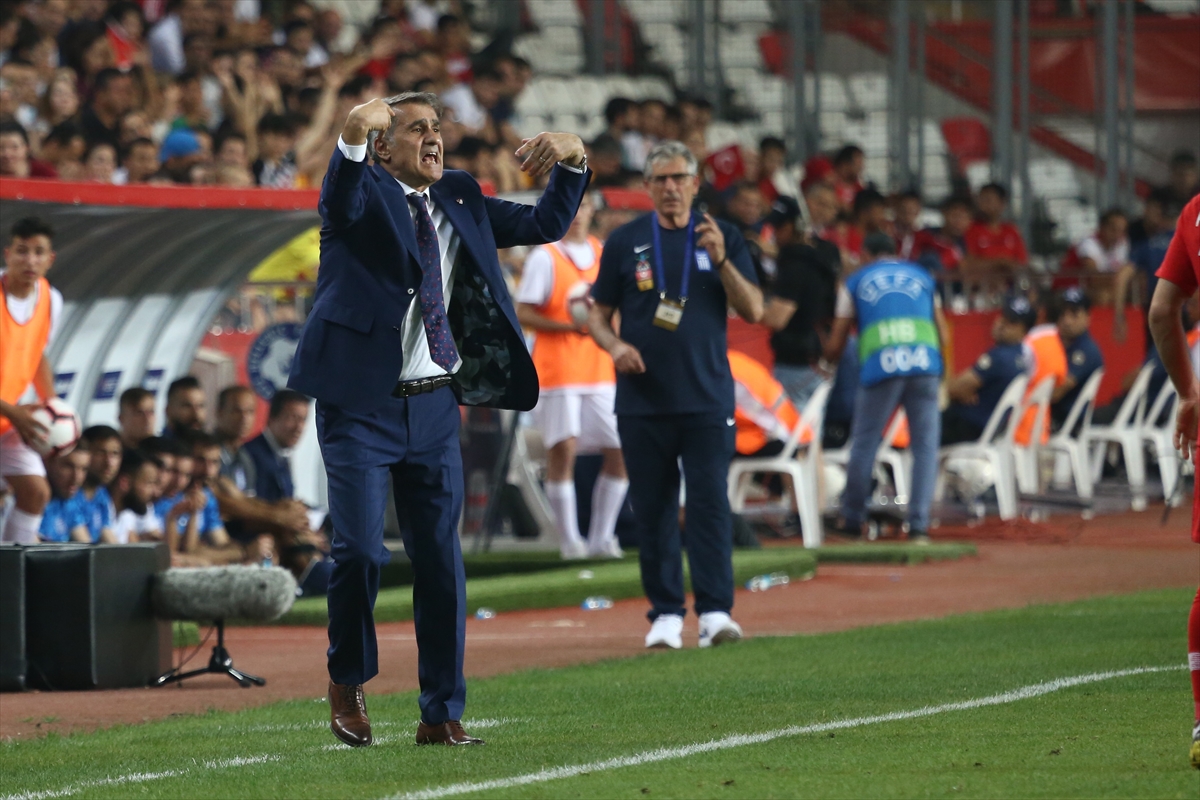 a Şenol Güneş: Oyuncularım olumlu ama yeterli değil