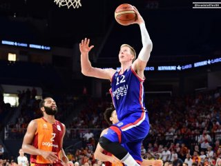 Anadolu Efes Süper Lig'de finalde