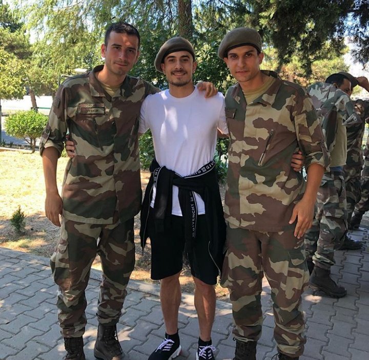 Futbolcular tezkere aldı