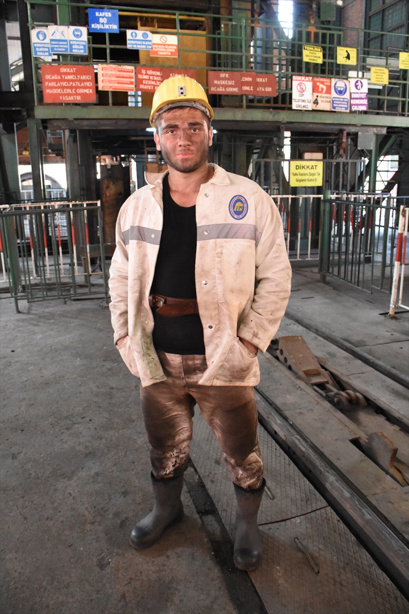 18 yaşındaki futbolcu, madenci oldu