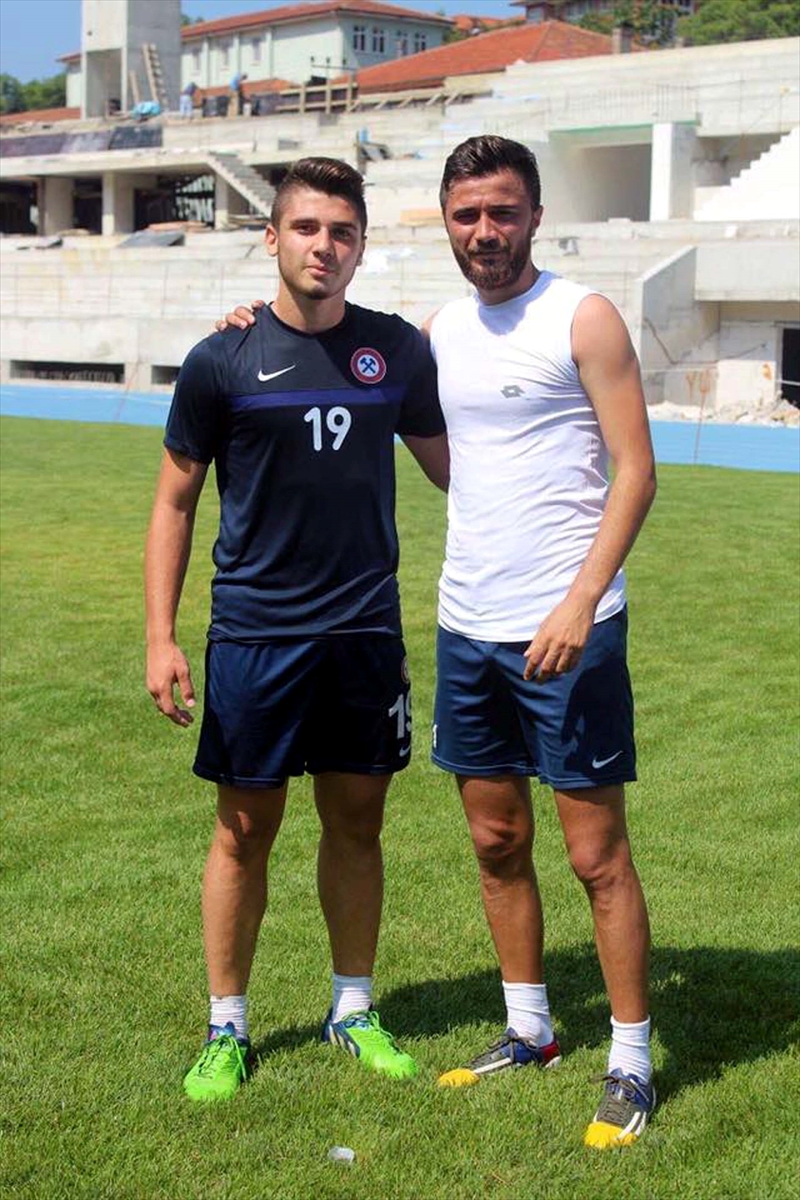 18 yaşındaki futbolcu, madenci oldu
