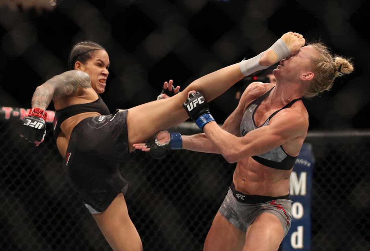 Amanda Nunes'in nakavt eden tekmesi