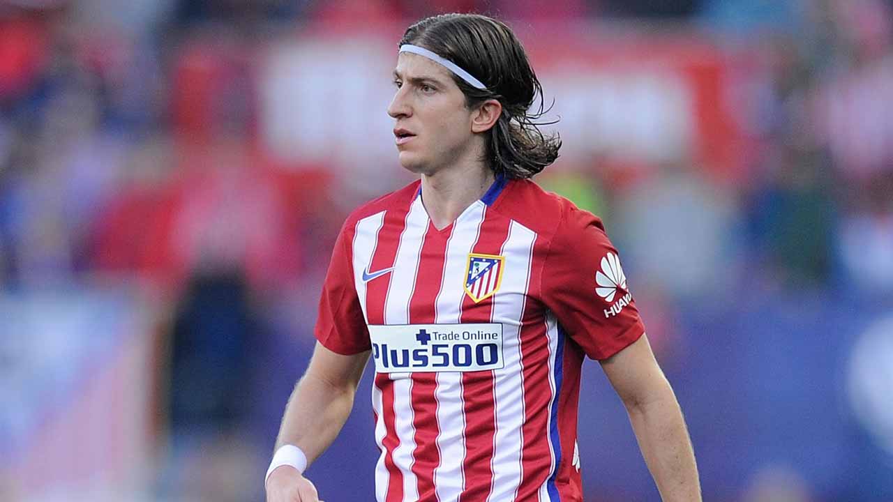 Adriano'nun yerine Filipe Luis