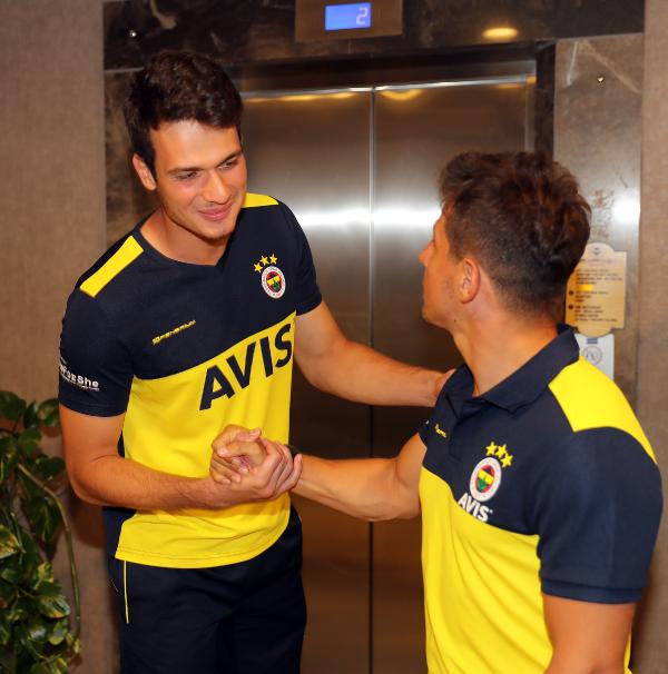 Fenerbahçe'de Emre Belözoğlu kampa katıldı