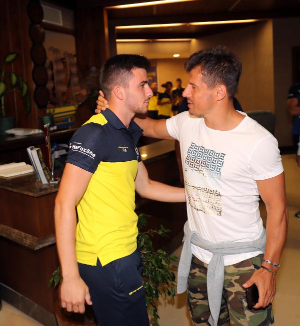 Fenerbahçe'de Emre Belözoğlu kampa katıldı