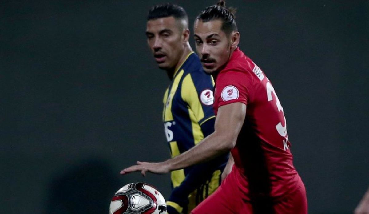 a Deniz Türüç, Fenerbahçe'ye yakın