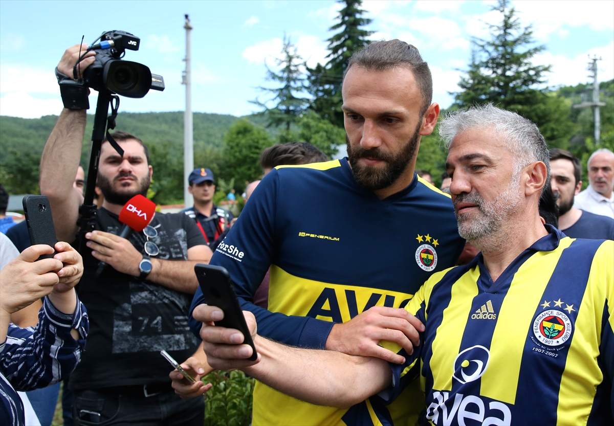 a Fenerbahçeli futbolcular cuma namazında