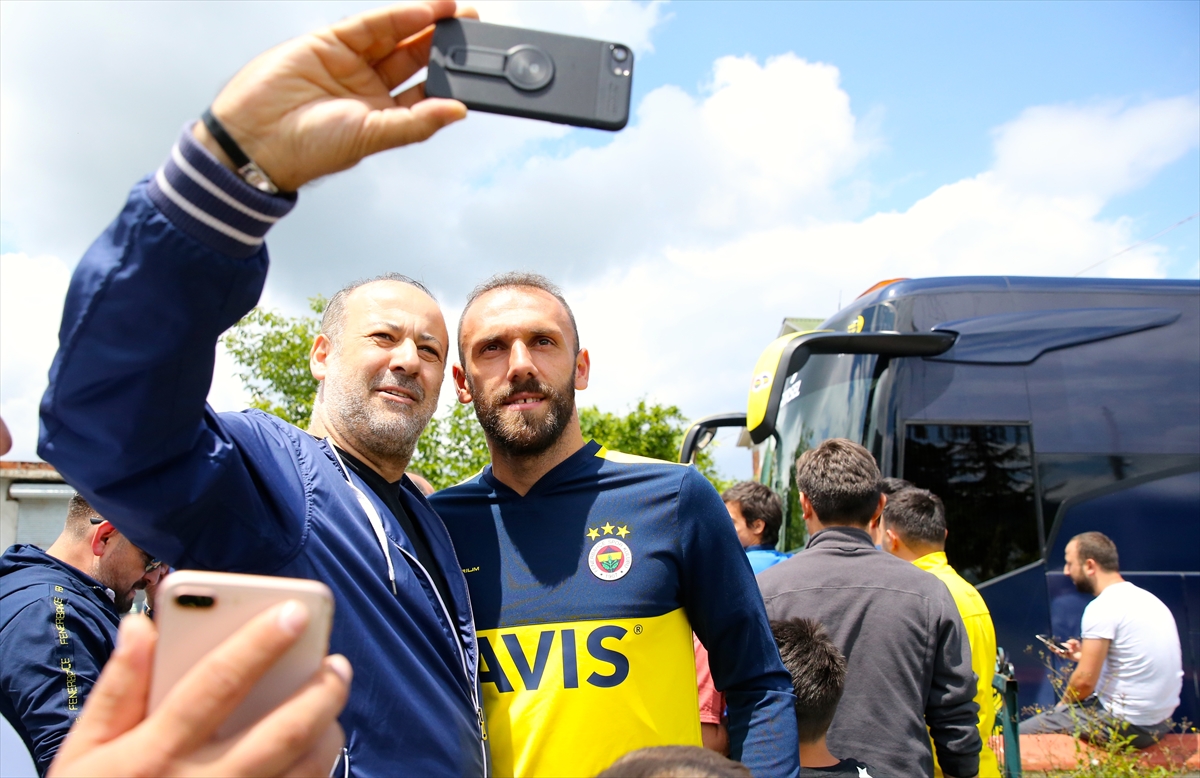 a Fenerbahçeli futbolcular cuma namazında
