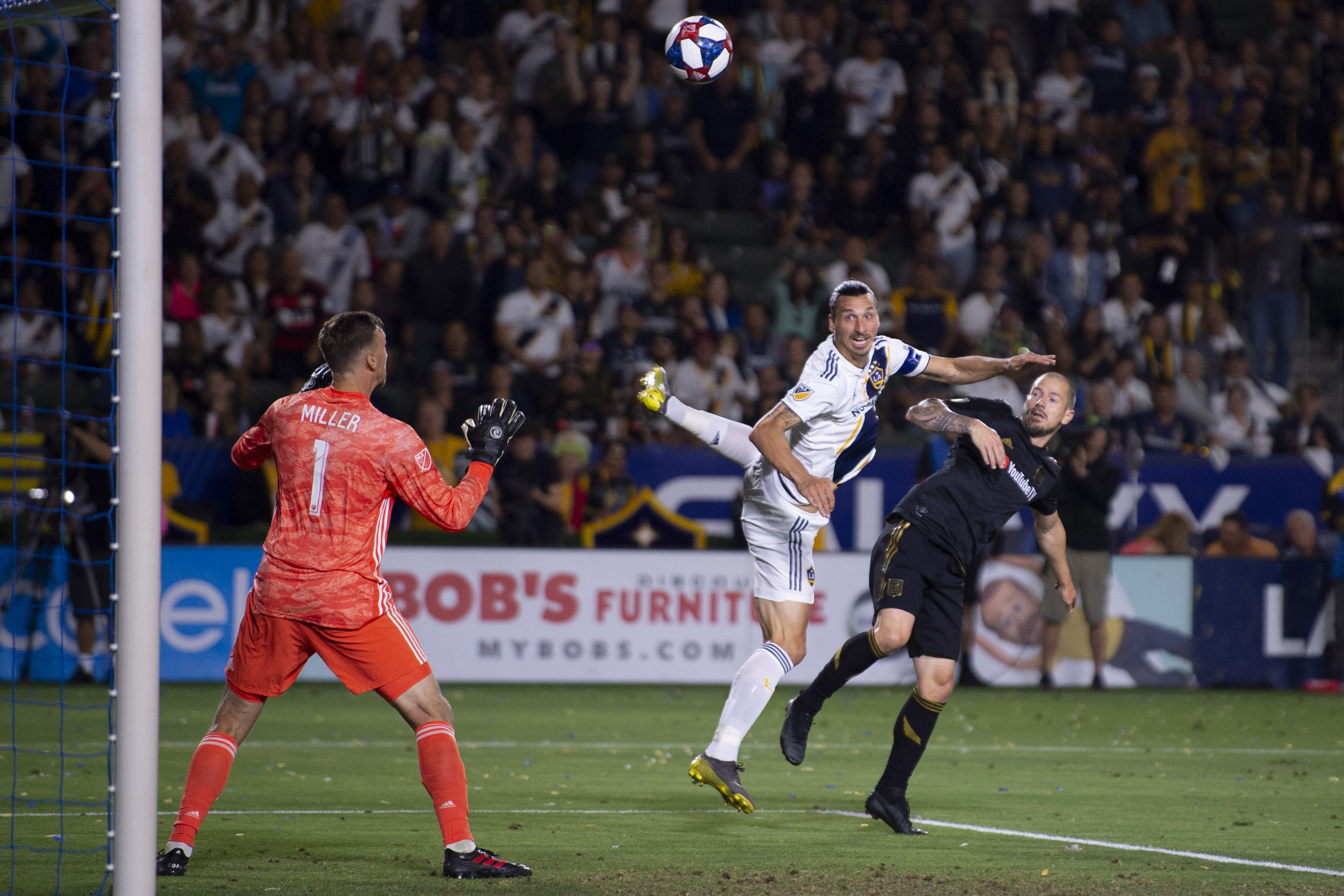 Ibrahimovic 3 gol attı