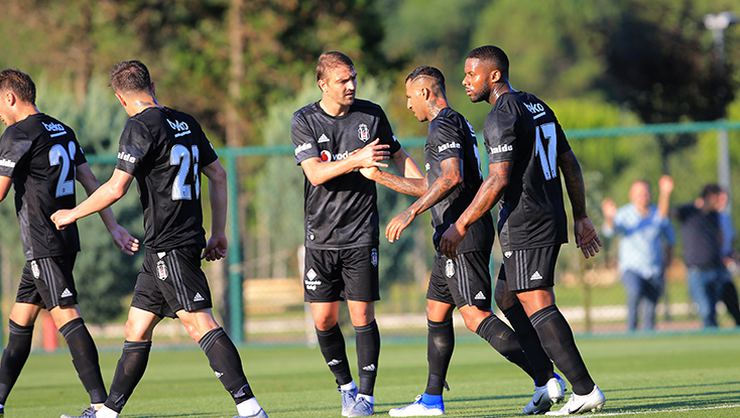 Beşiktaş hazırlık maçında Kocaeli'ye 7 attı