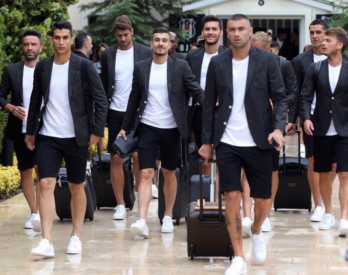Beşiktaşlı futbolcuların kombini: Şort üstü ceket