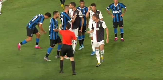 Merih Demiral hazırlık maçında rakibiyle tartıştı