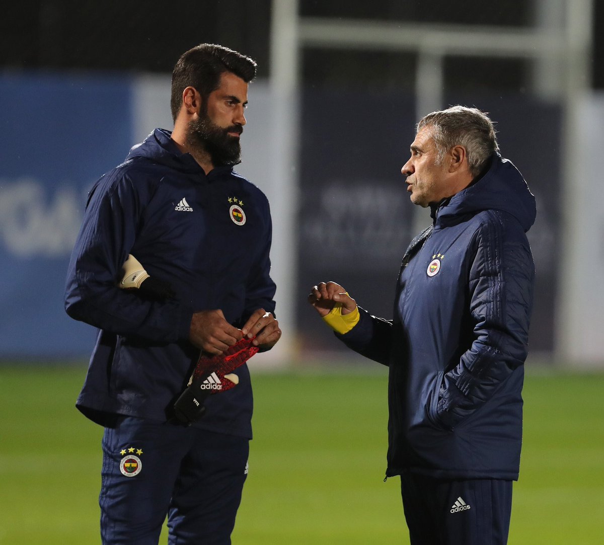 Fenerbahçe'de Volkan Demirel belirsizliği