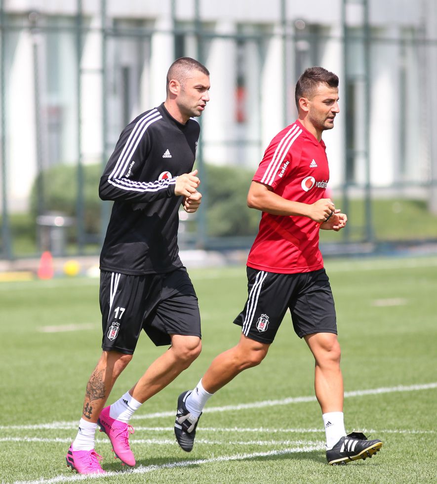 Burak Yılmaz sahalara dönüyor