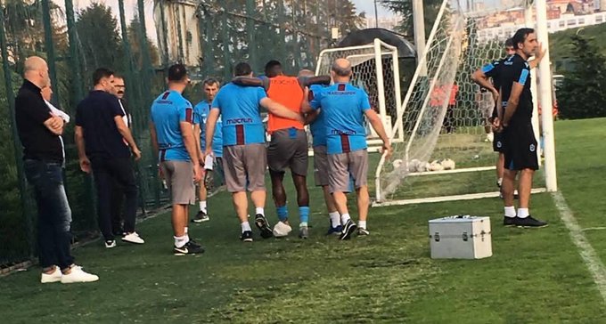 Trabzonspor'da Ekuban sakatlandı