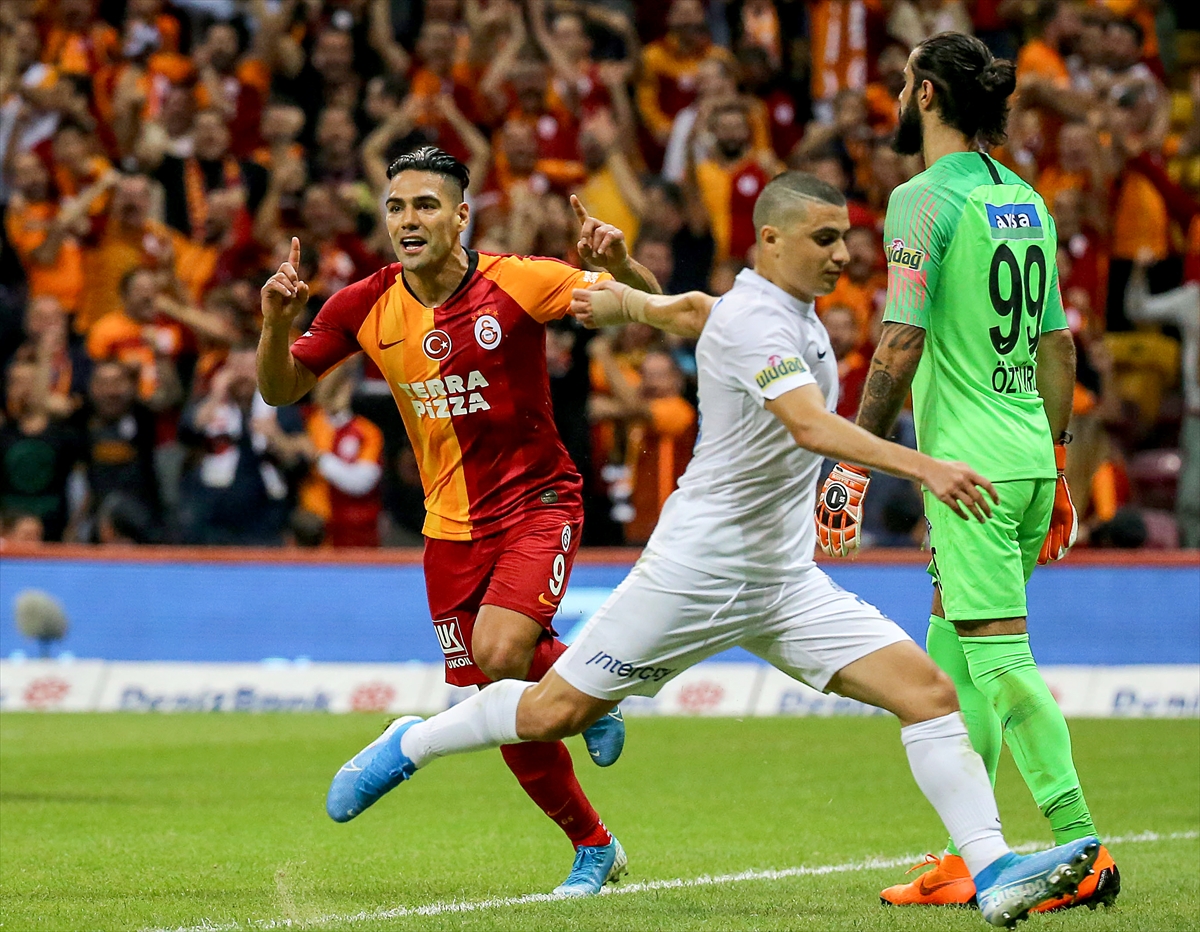 Falcao ilk golünü Fatih Öztürk'e attı