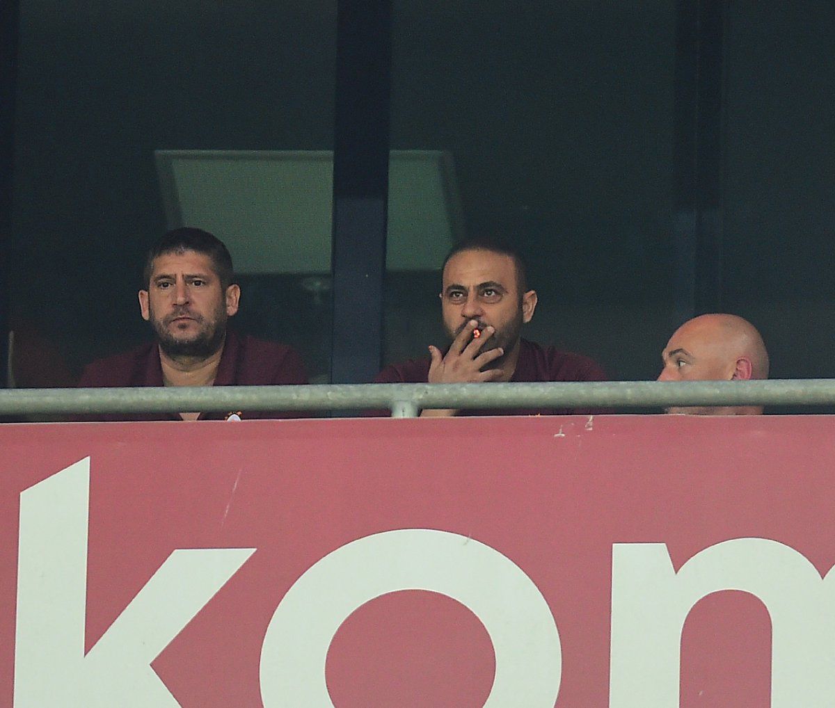 Hakemden top toplayıcı çocuğa ceza