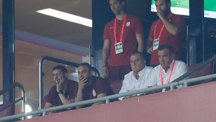 Hakemden top toplayıcı çocuğa ceza