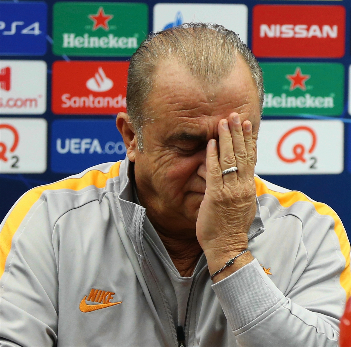 a Fatih Terim muhabire İtalyanca cevap verdi