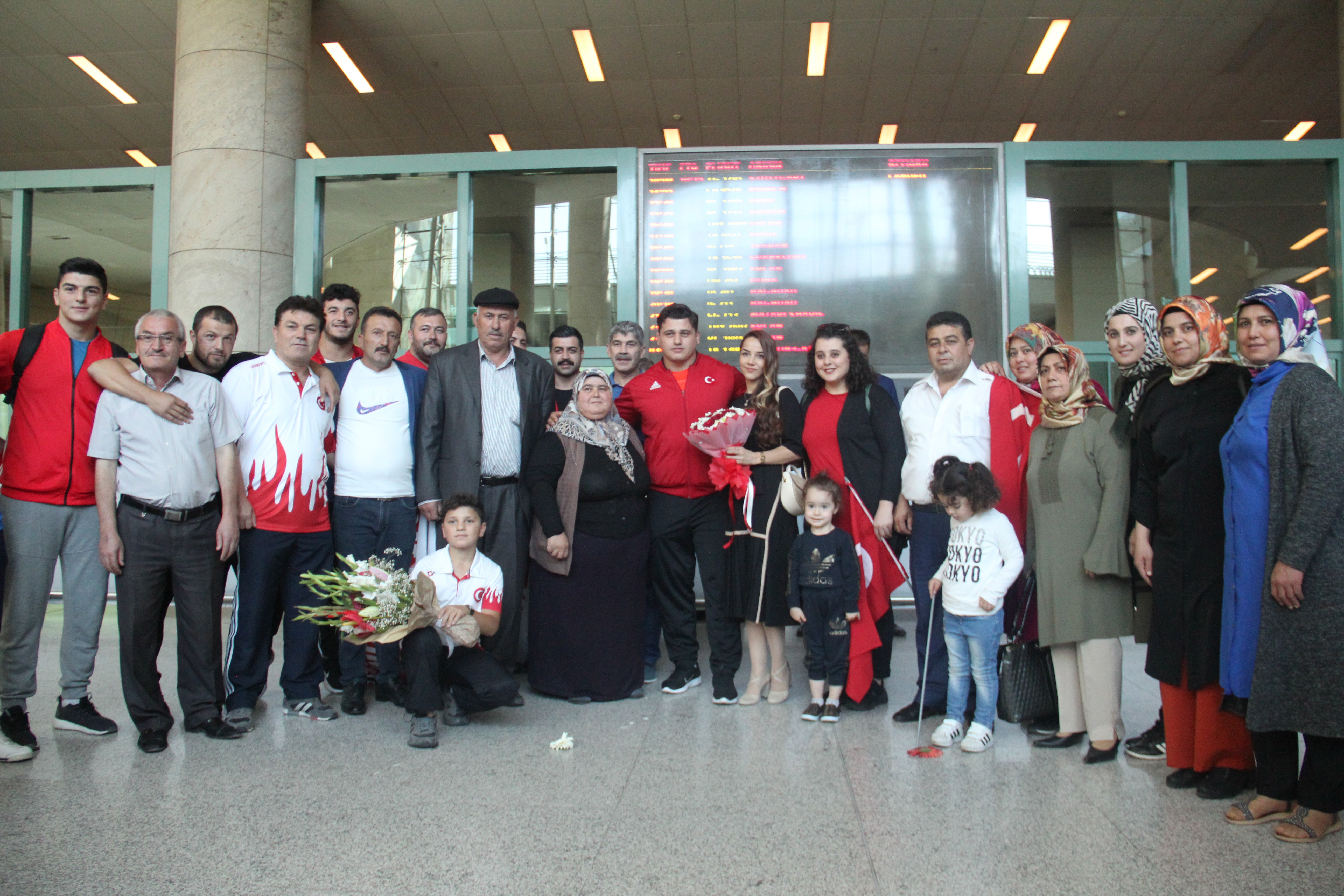 Rıza Kayaalp'e coşkulu karşılama