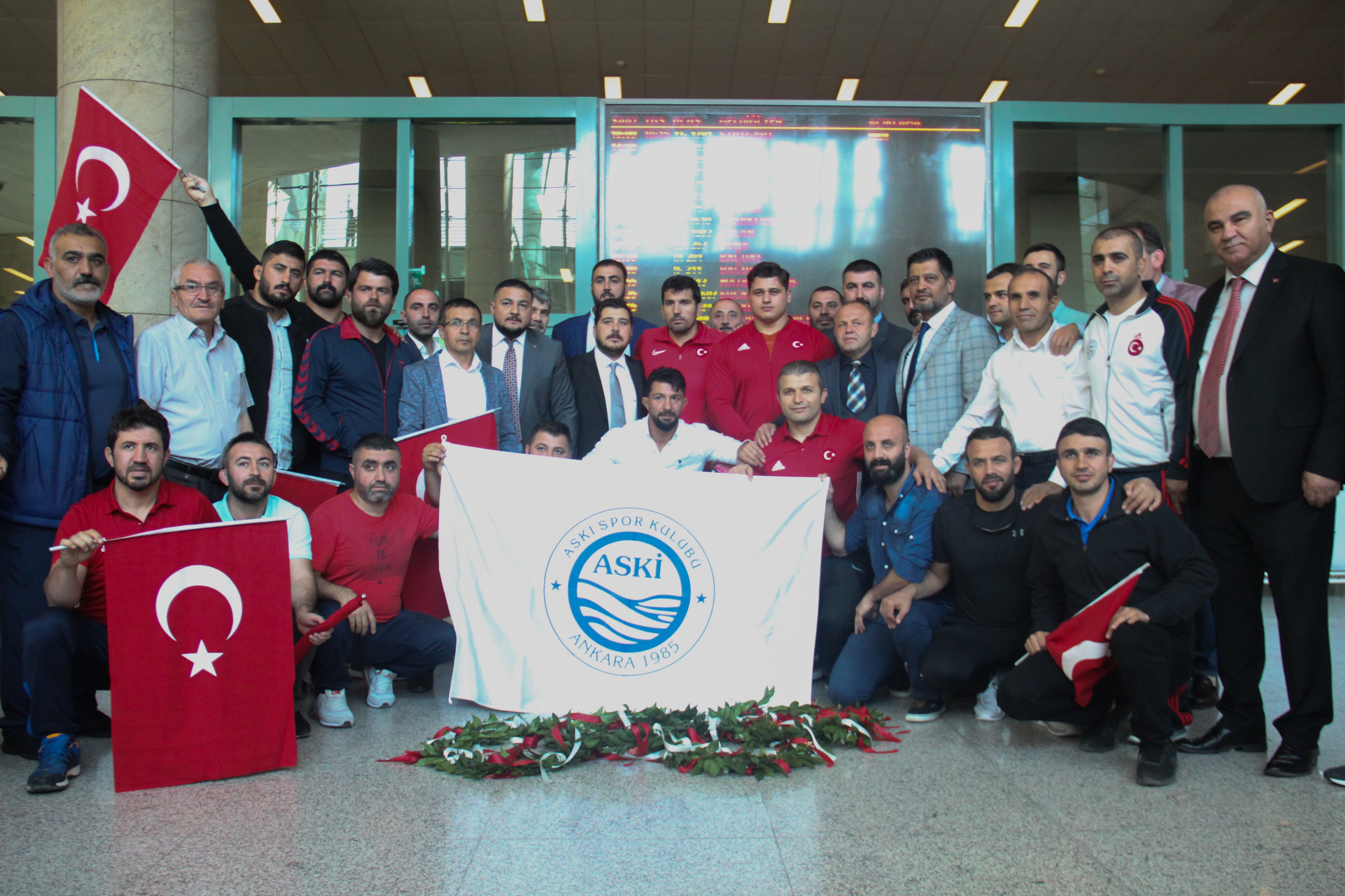 Rıza Kayaalp'e coşkulu karşılama