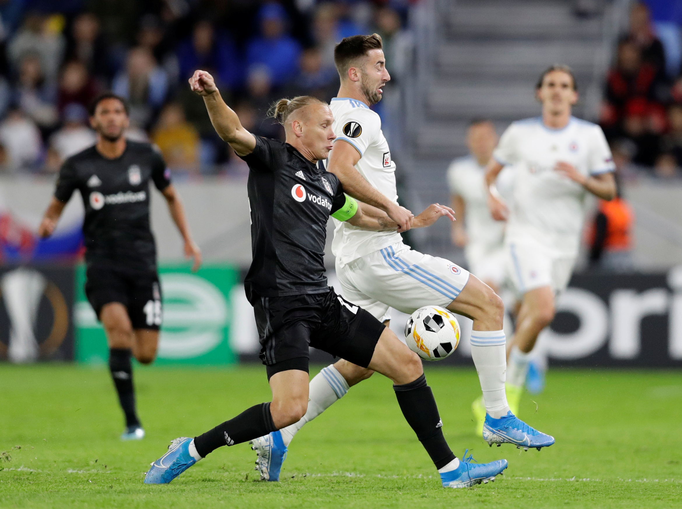 r Beşiktaş. Bratislava'dan 4 yedi