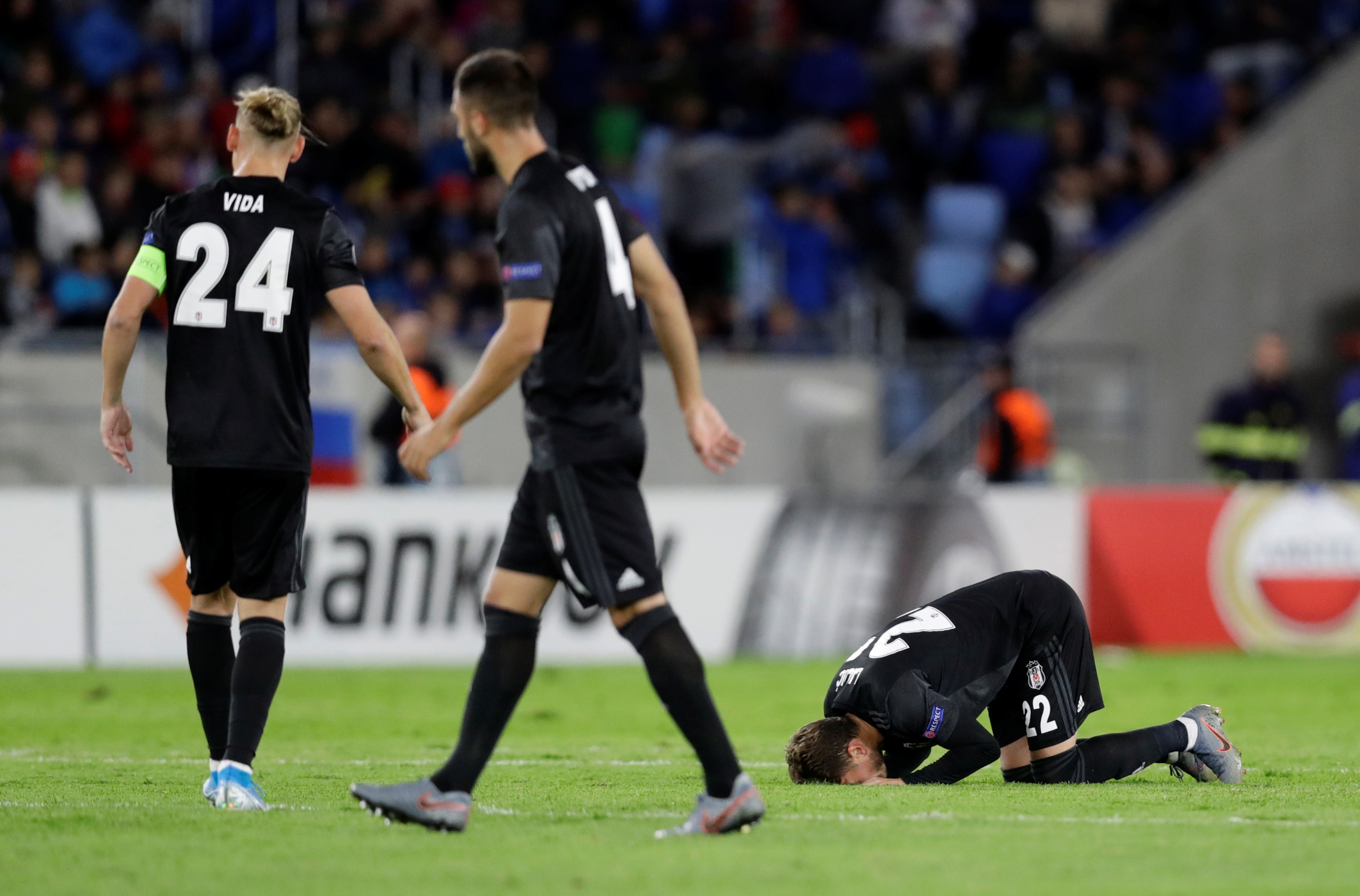 r Beşiktaş. Bratislava'dan 4 yedi