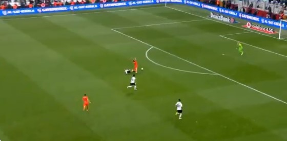 Suat Arslanboğa, Beşiktaş'tan iki oyuncuyu atmadı