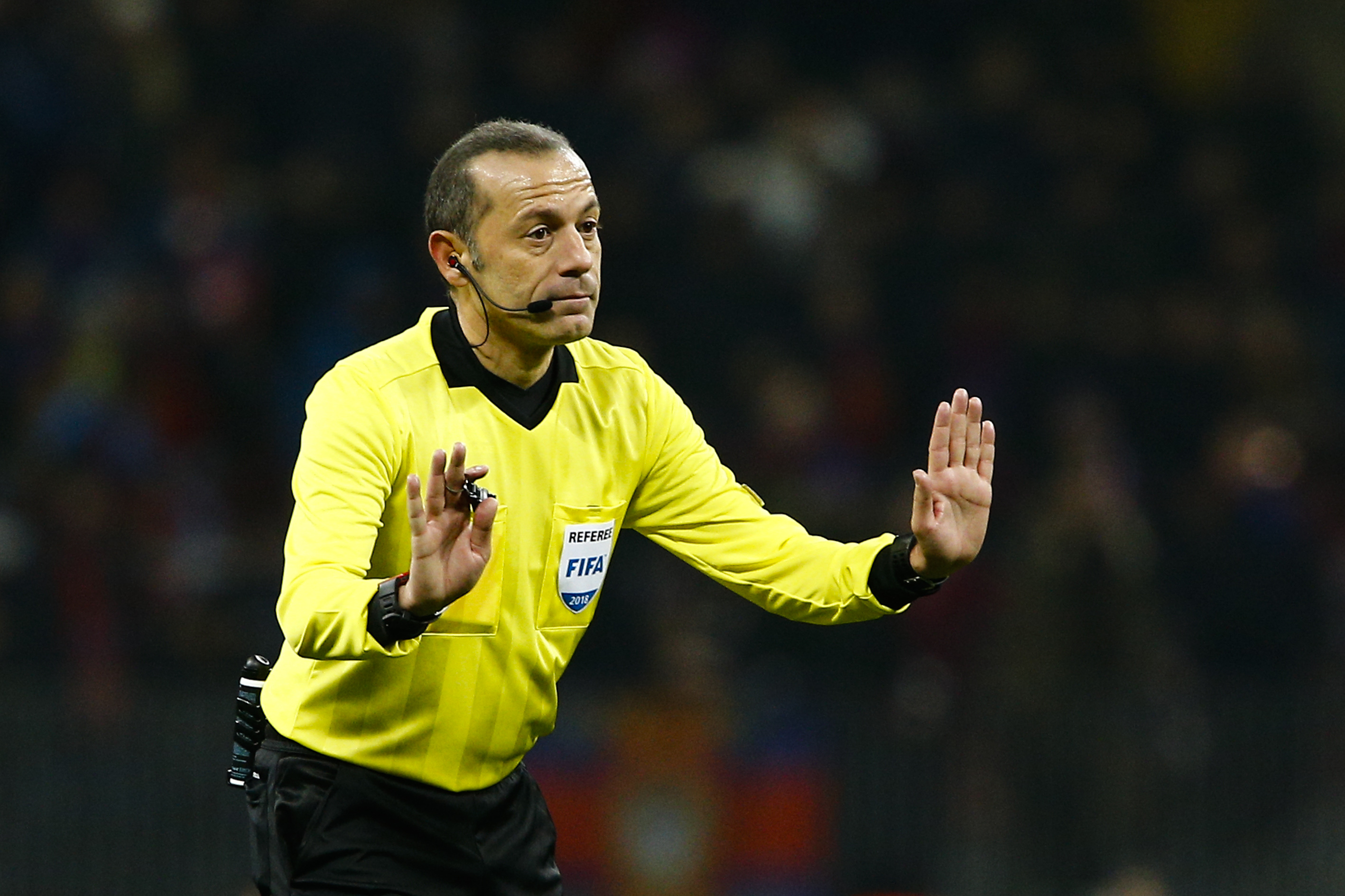 Galatasaray-Fenerbahçe derbisini Cüneyt Çakır yönetecek