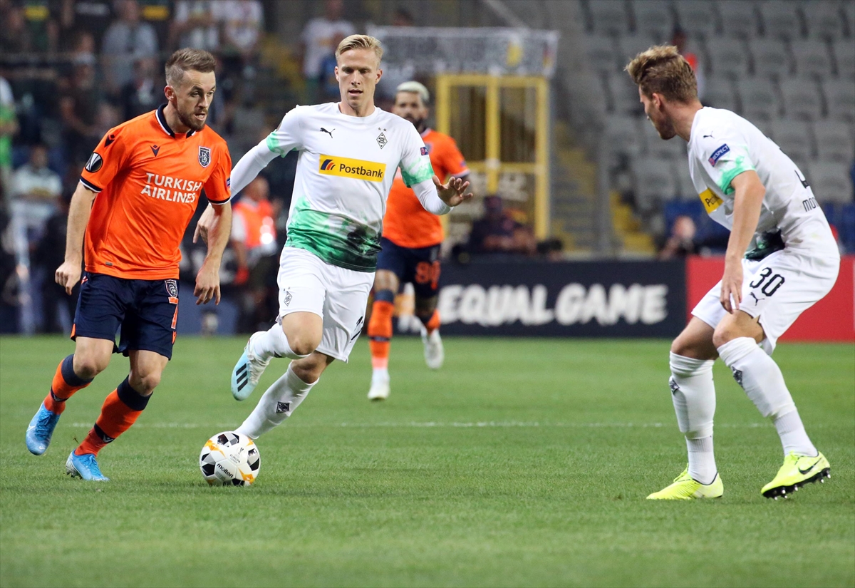 Başakşehir son anlarda beraberliğe razı oldu