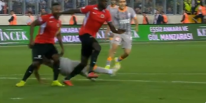 Rıdvan Dilmen: Galatasaray'ın penaltısı verilmedi