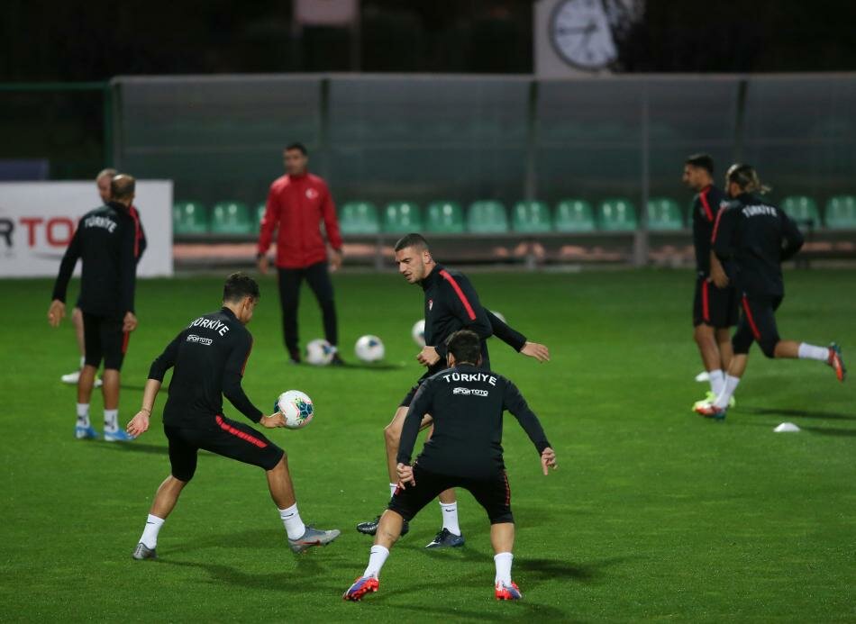 a Millilerimiz, Arnavutluk karşısında sahne alıyor