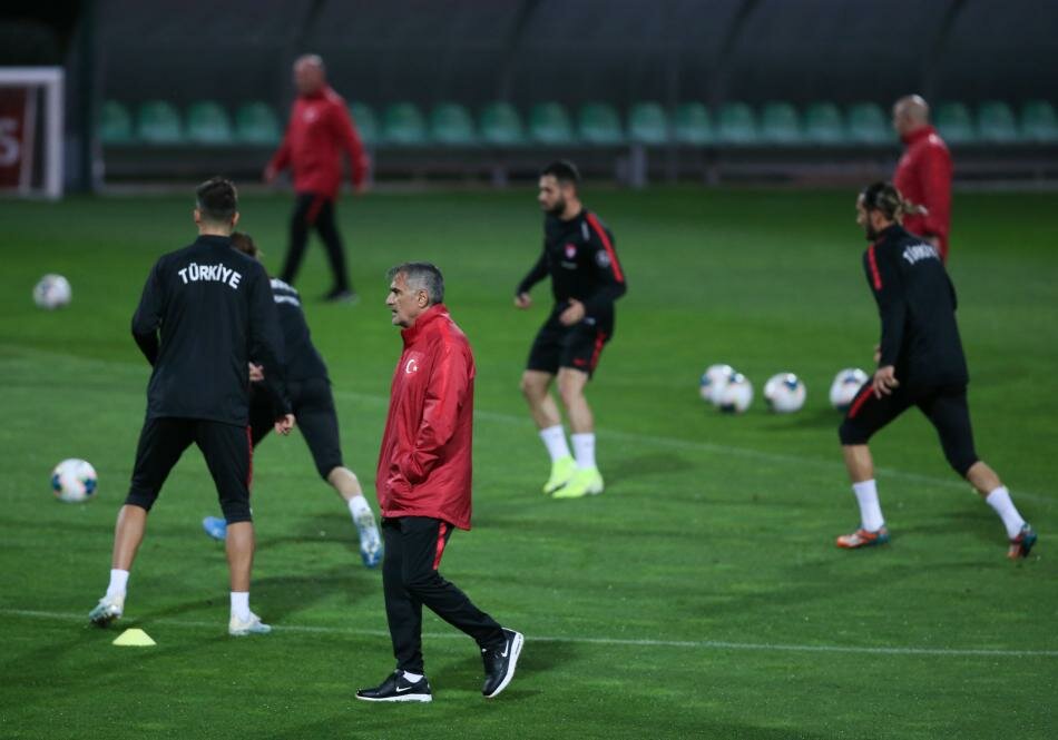 a Millilerimiz, Arnavutluk karşısında sahne alıyor