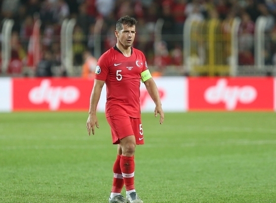 Emre Belözoğlu Fransa maçında yok