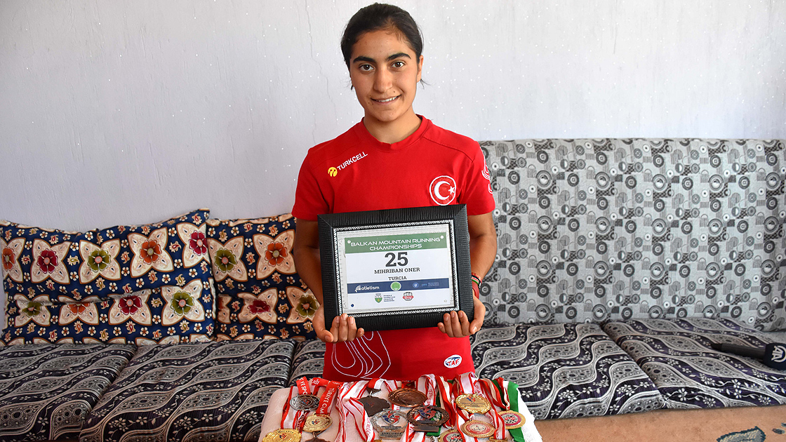 Mihriban, kavun tarlasından Avrupa Şampiyonası'na koşuyor