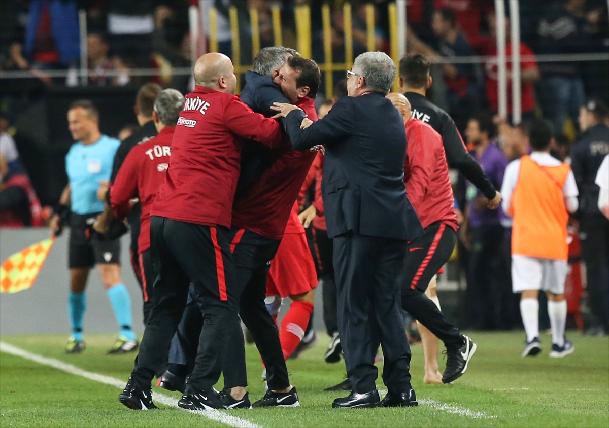 a Şenol Güneş: Terörü besleyenler, o kanda boğulsunlar