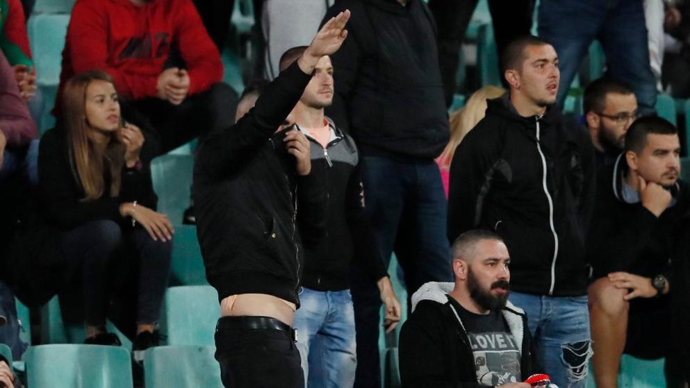 Bild'den asker selamına Nazi benzetmesi