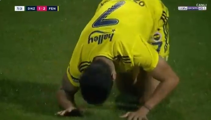 Ozan Tufan'ın sakatlık numarası yaptığı anlar