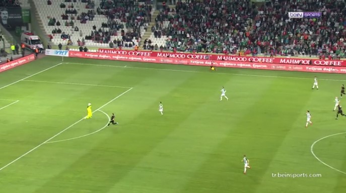 Serkan Kırıntılı'dan en hızlı kırmızı kart