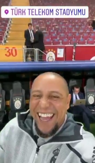 Fenerbahçeliler Roberto Carlos'u paylaşıyor