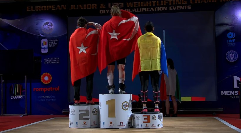 Genç halterci Berfin Altun Avrupa şampiyonu