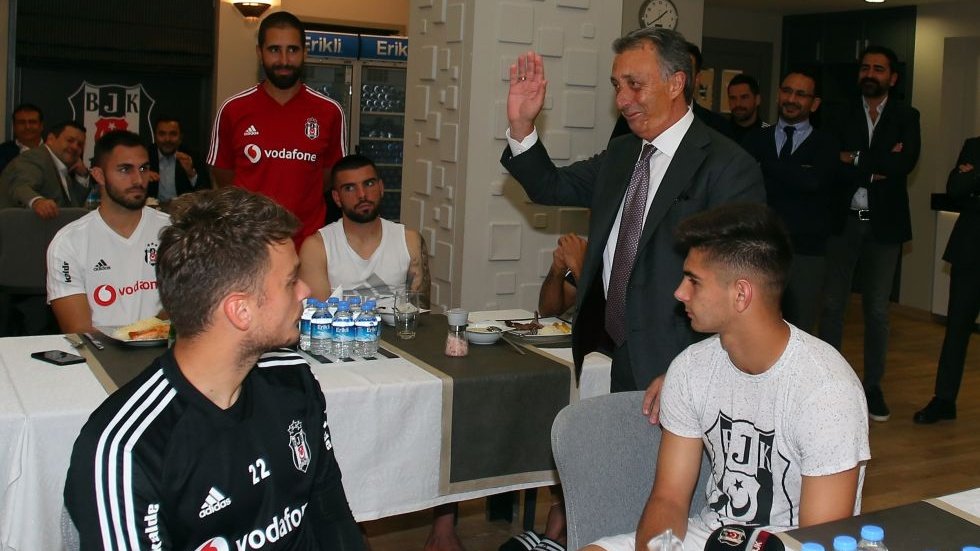 Beşiktaş'ta futbolcuların maaşları ödendi