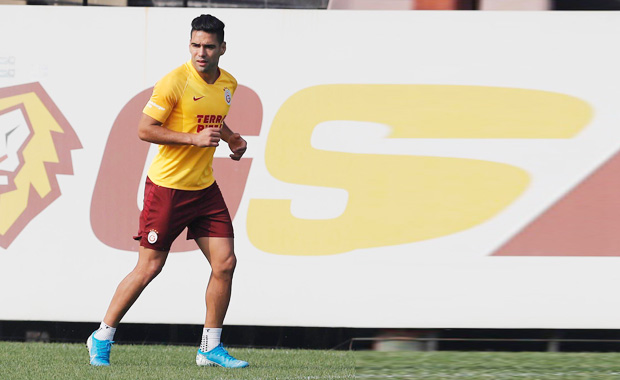 Falcao derbiye de yetişmiyor