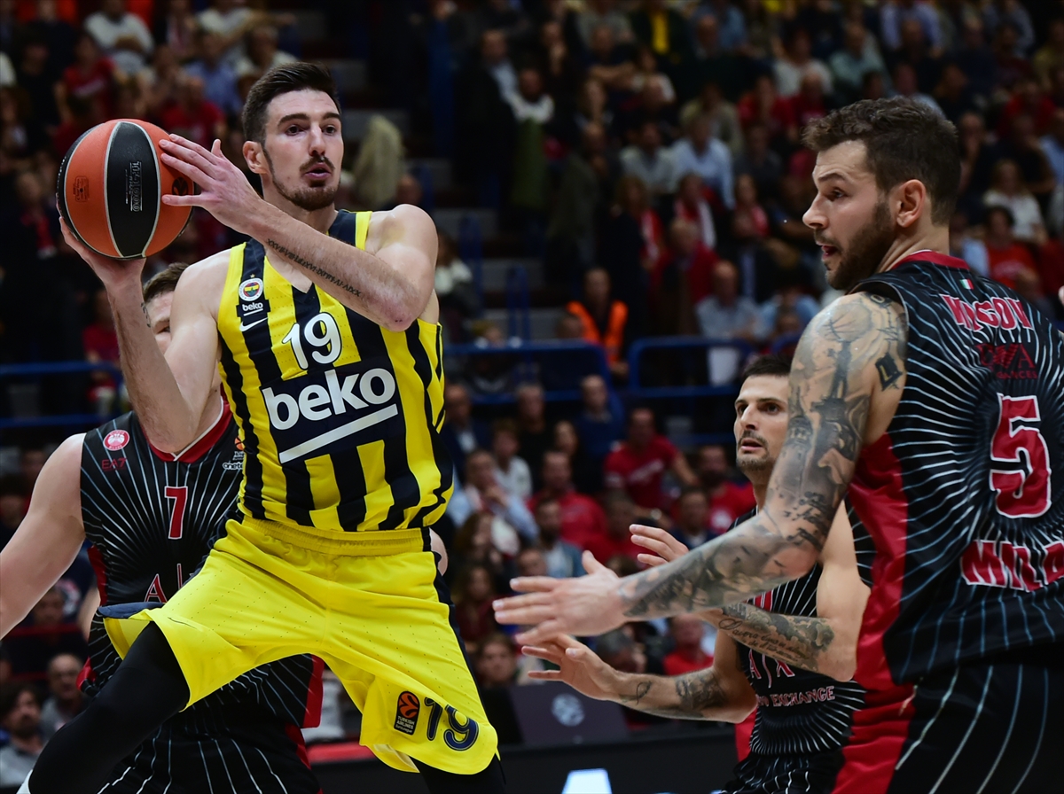 Fenerbahçe Avrupa Ligi'nde Milan'a yenildi